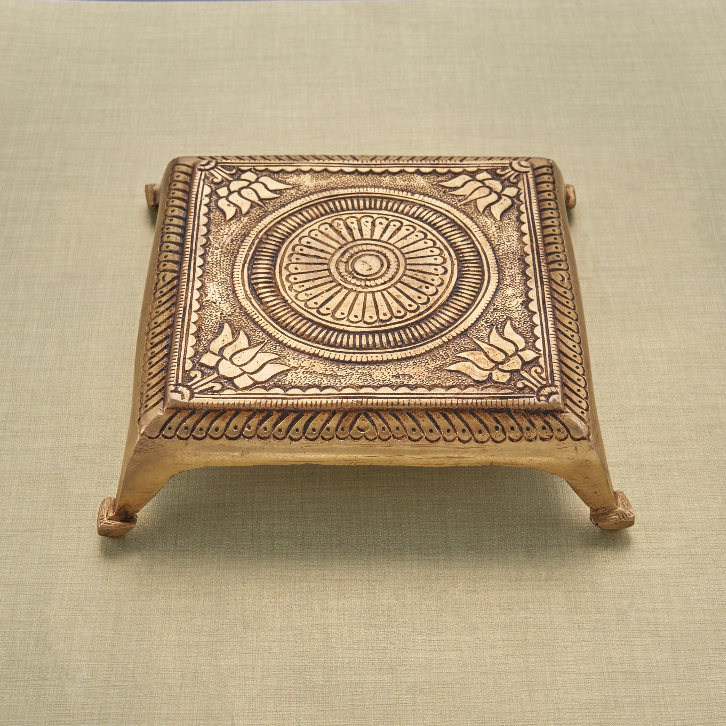 Brass chaurang Chawki