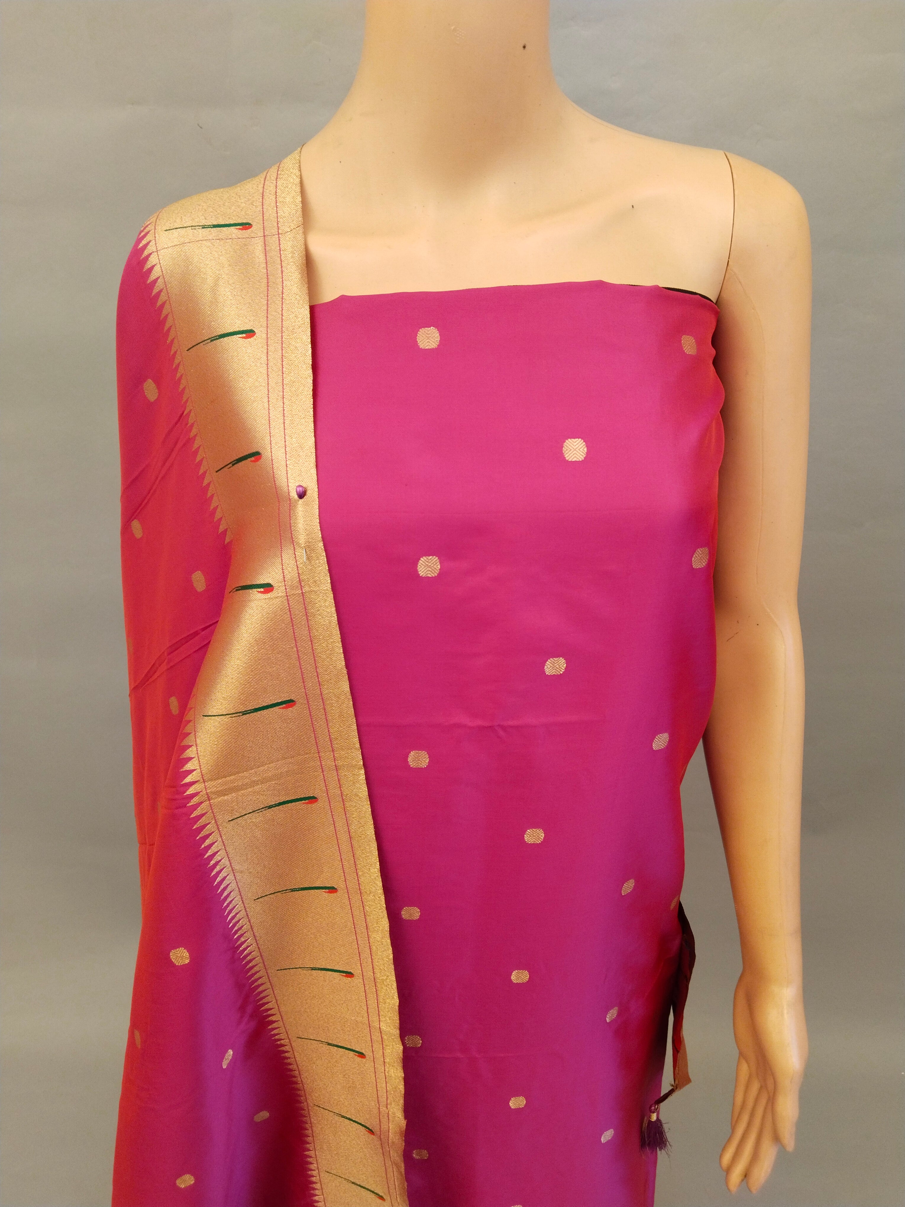 Rani pink रंगवेल Paithani Suit set