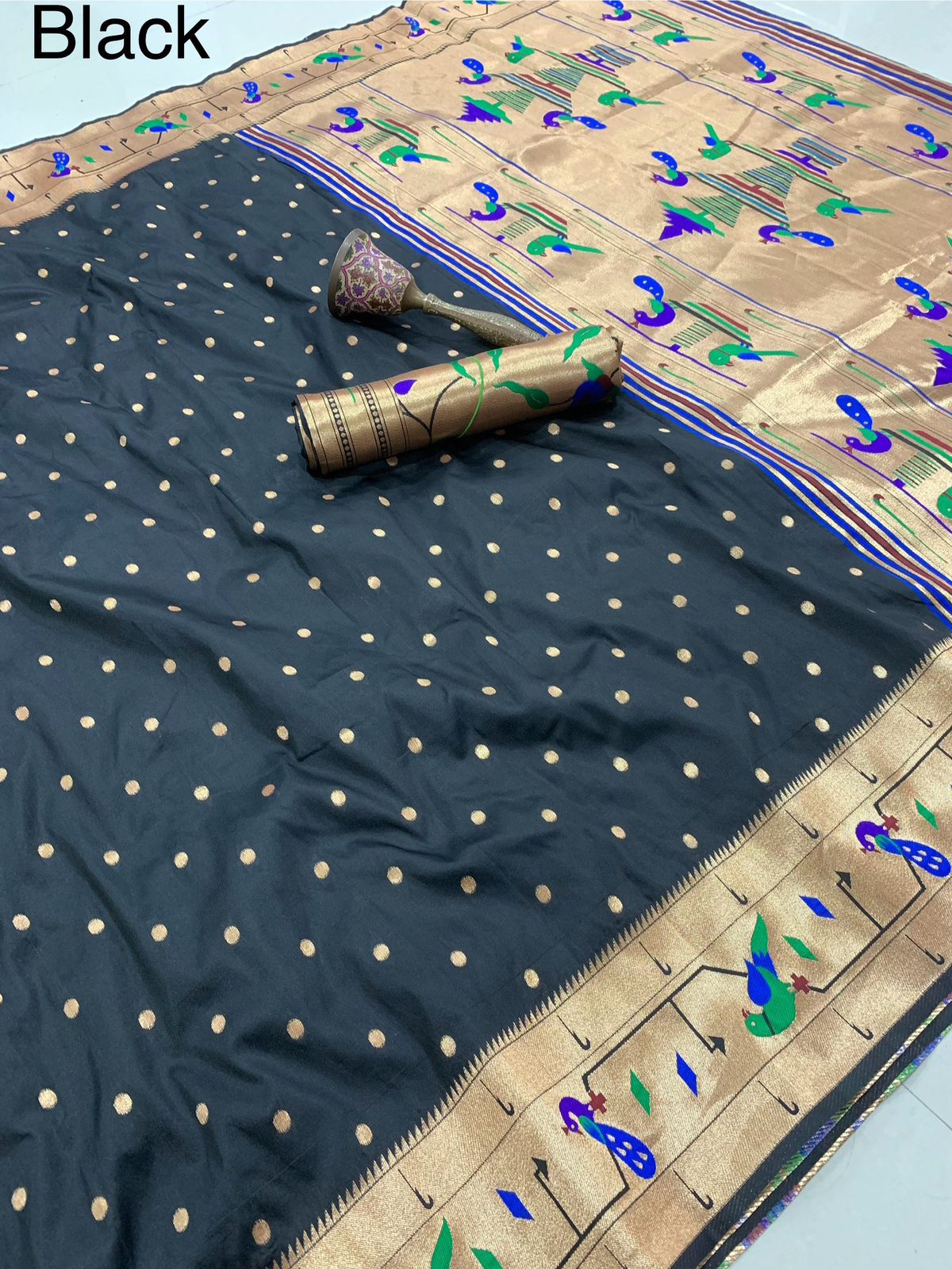 Black Mor Popat Border Semi Paithani