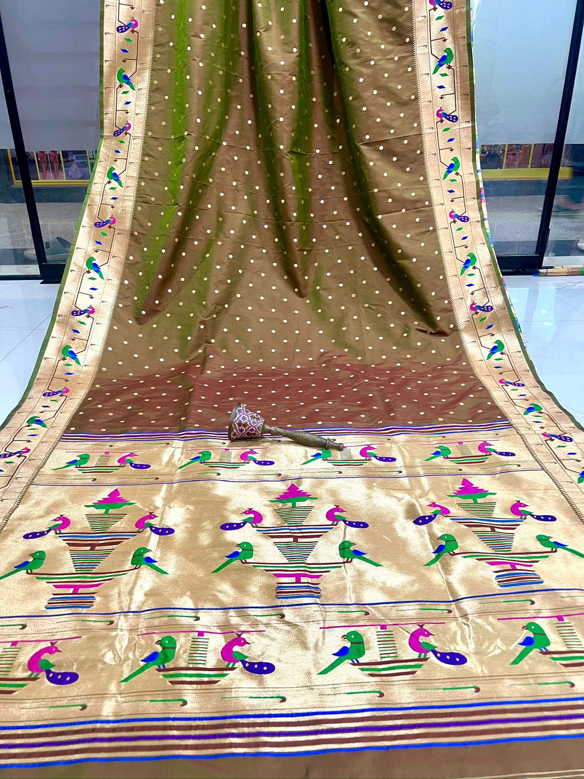 Anjiri Mor Popat Border Semi Paithani