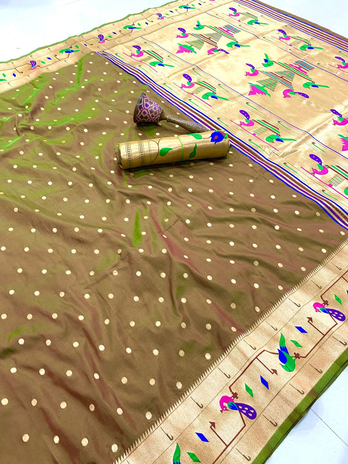 Anjiri Mor Popat Border Semi Paithani