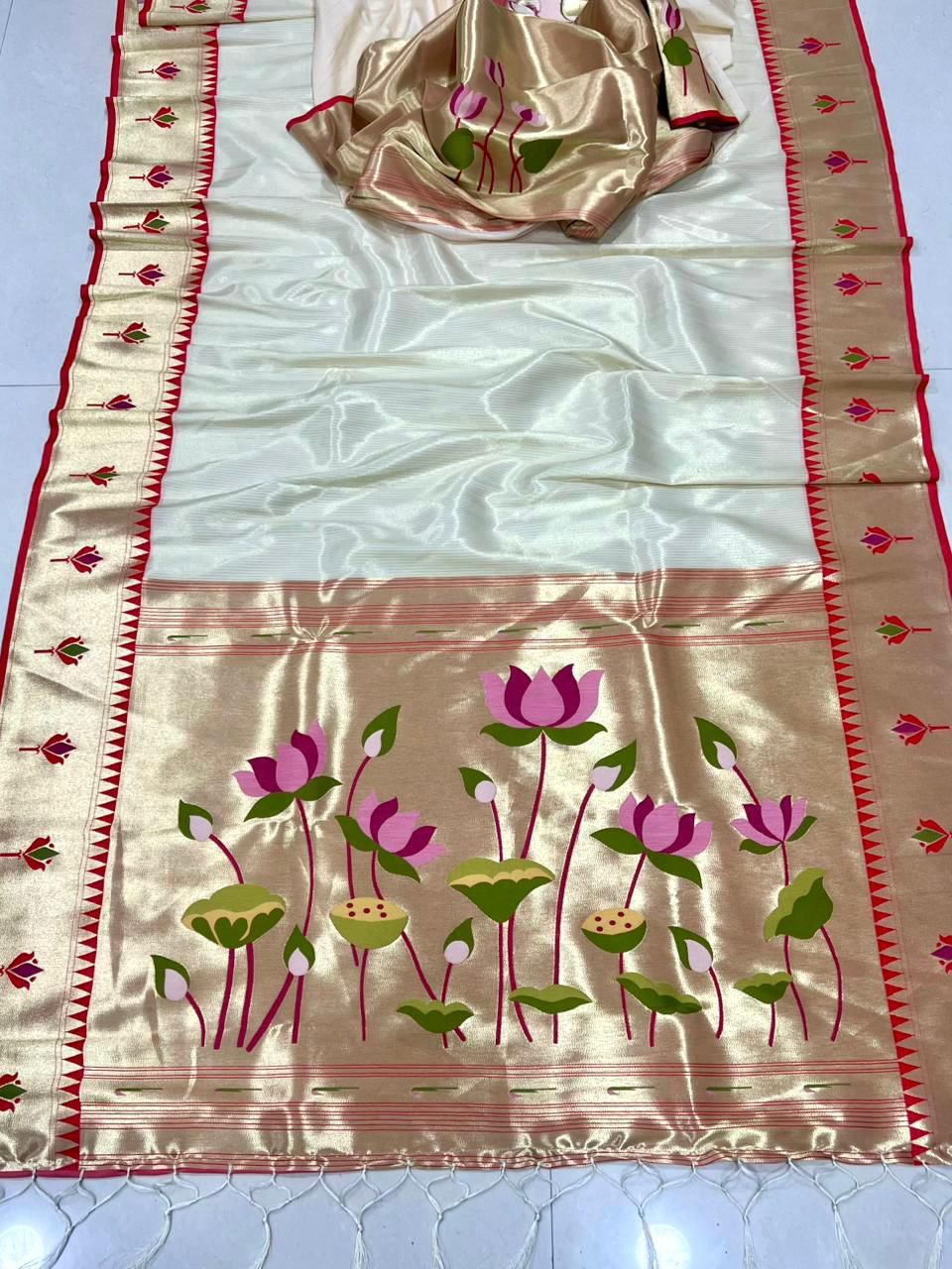 Lotus  Flower Pallu Semi Silk Paithani