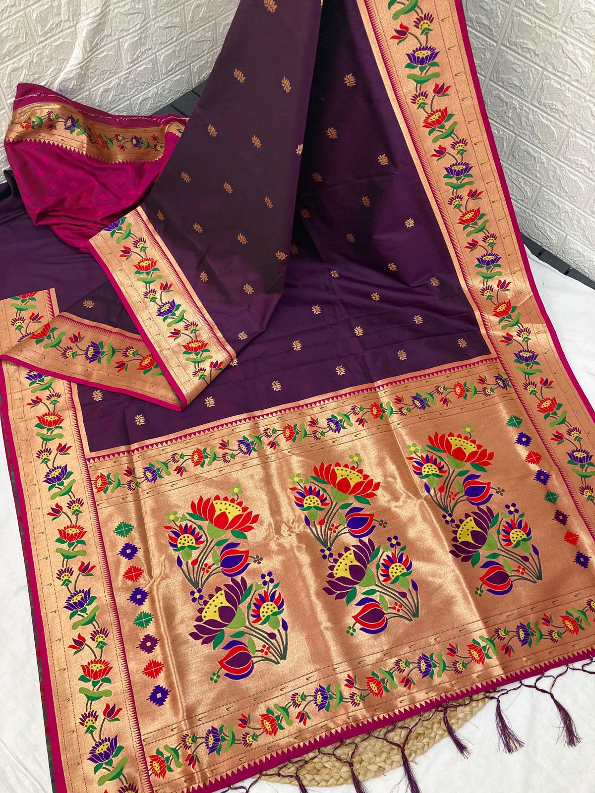 Flower Border + Flower Butti Semi Silk Paithani