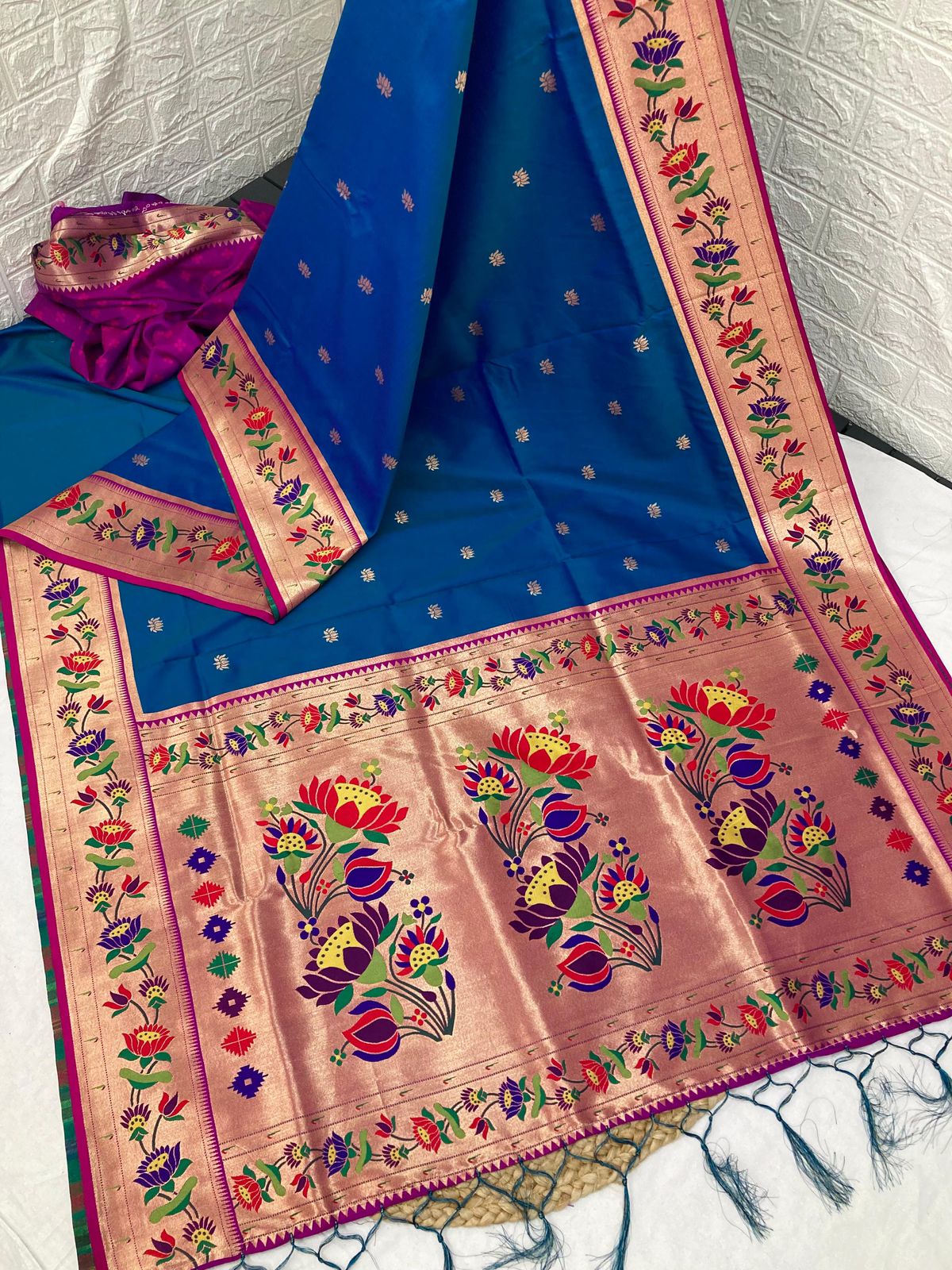 Flower Border + Flower Butti Semi Silk Paithani