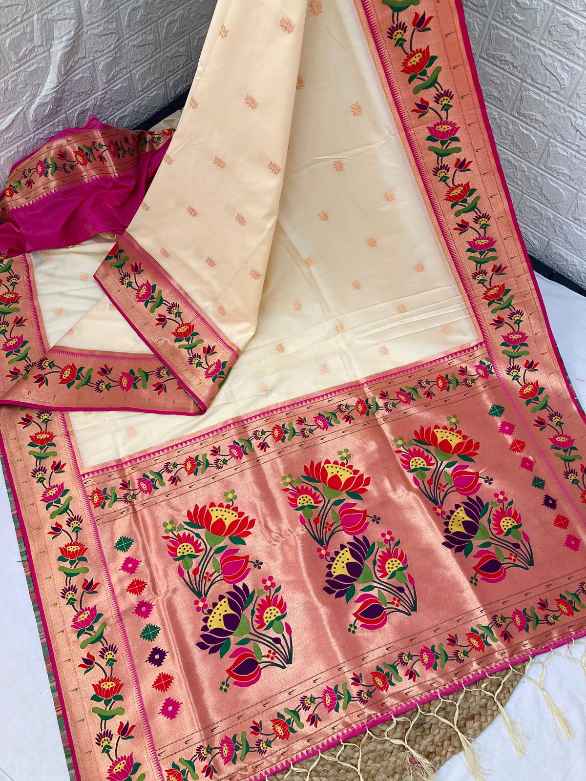 Flower Border + Flower Butti Semi Silk Paithani