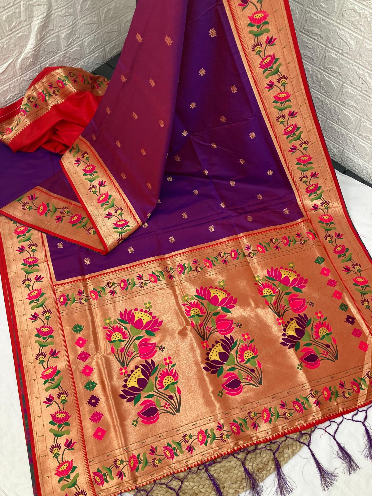 Flower Border + Flower Butti Semi Silk Paithani