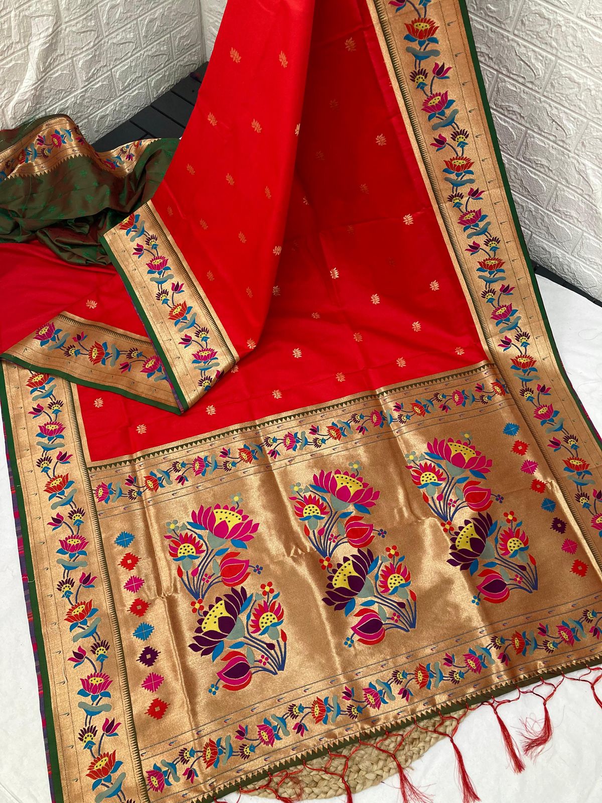 Flower Border + Flower Butti Semi Silk Paithani