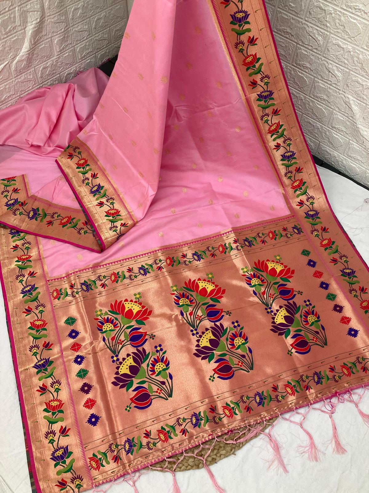 Flower Border + Flower Butti Semi Silk Paithani