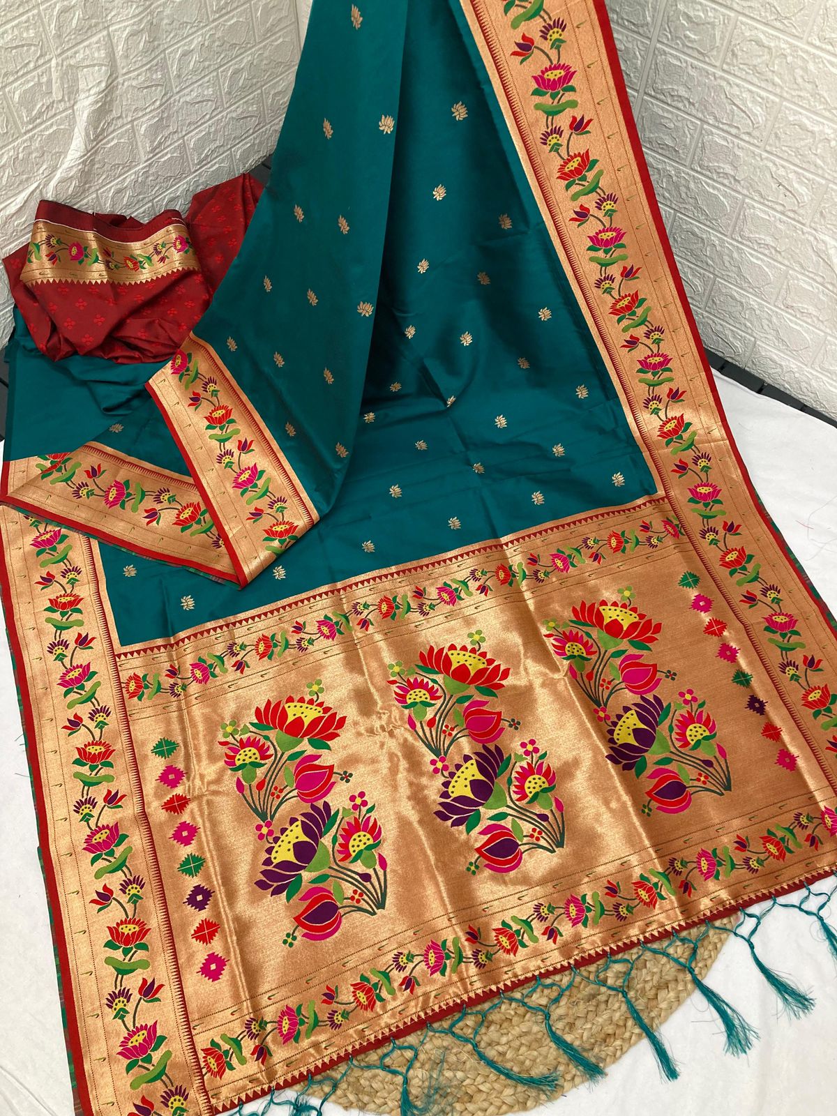 Flower Border + Flower Butti Semi Silk Paithani