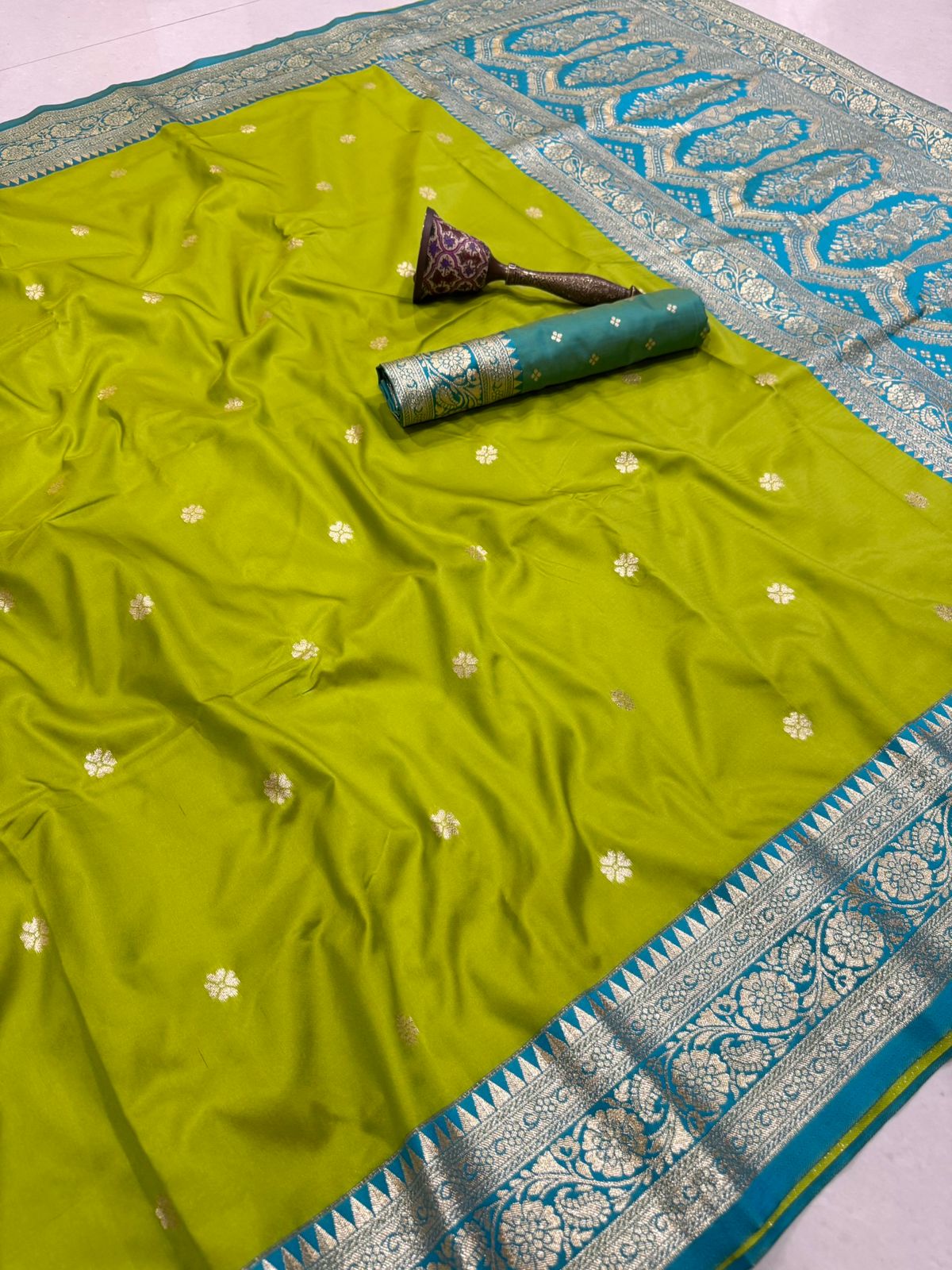 Big Flower Border + Dence Flower Butti Semi Silk Paithani