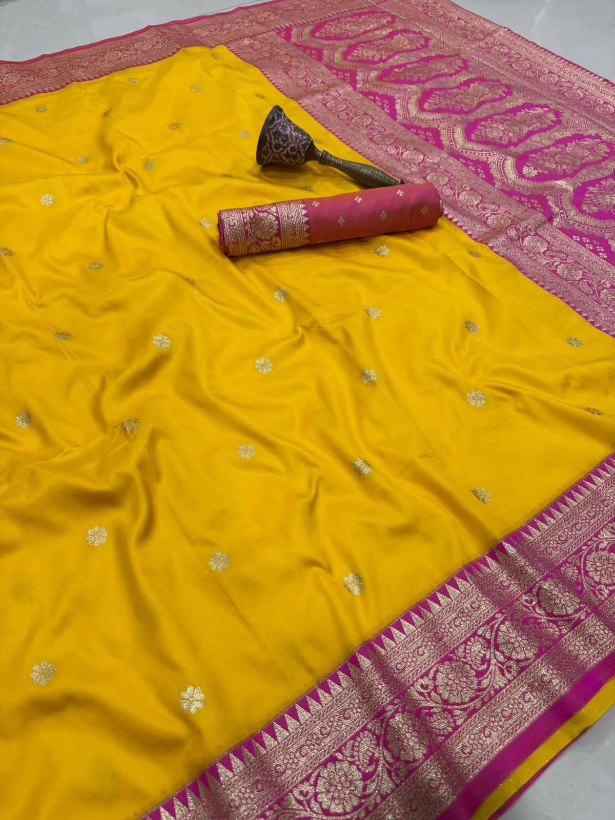 Big Flower Border + Dence Flower Butti Semi Silk Paithani