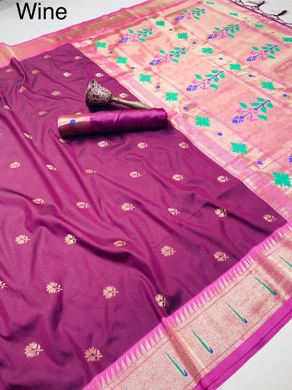 Muniya Contrast Border + Flower Butti Semi Silk Paithani
