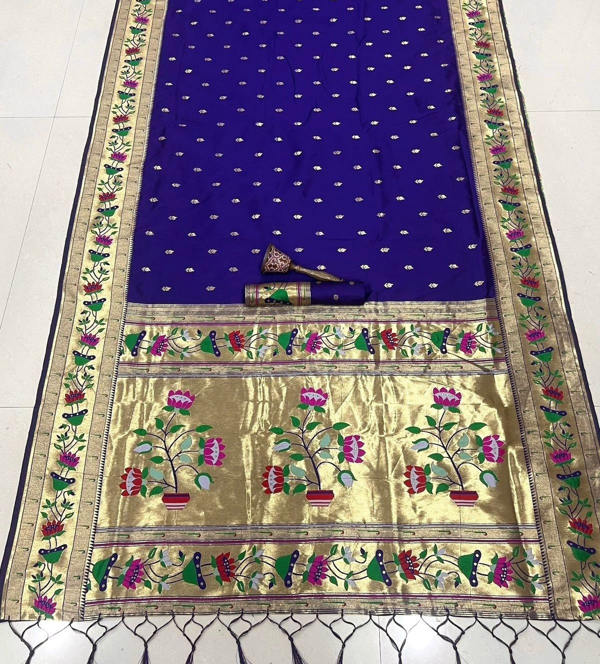 Lotus Muniya Flower Butti Semi Silk Paithani