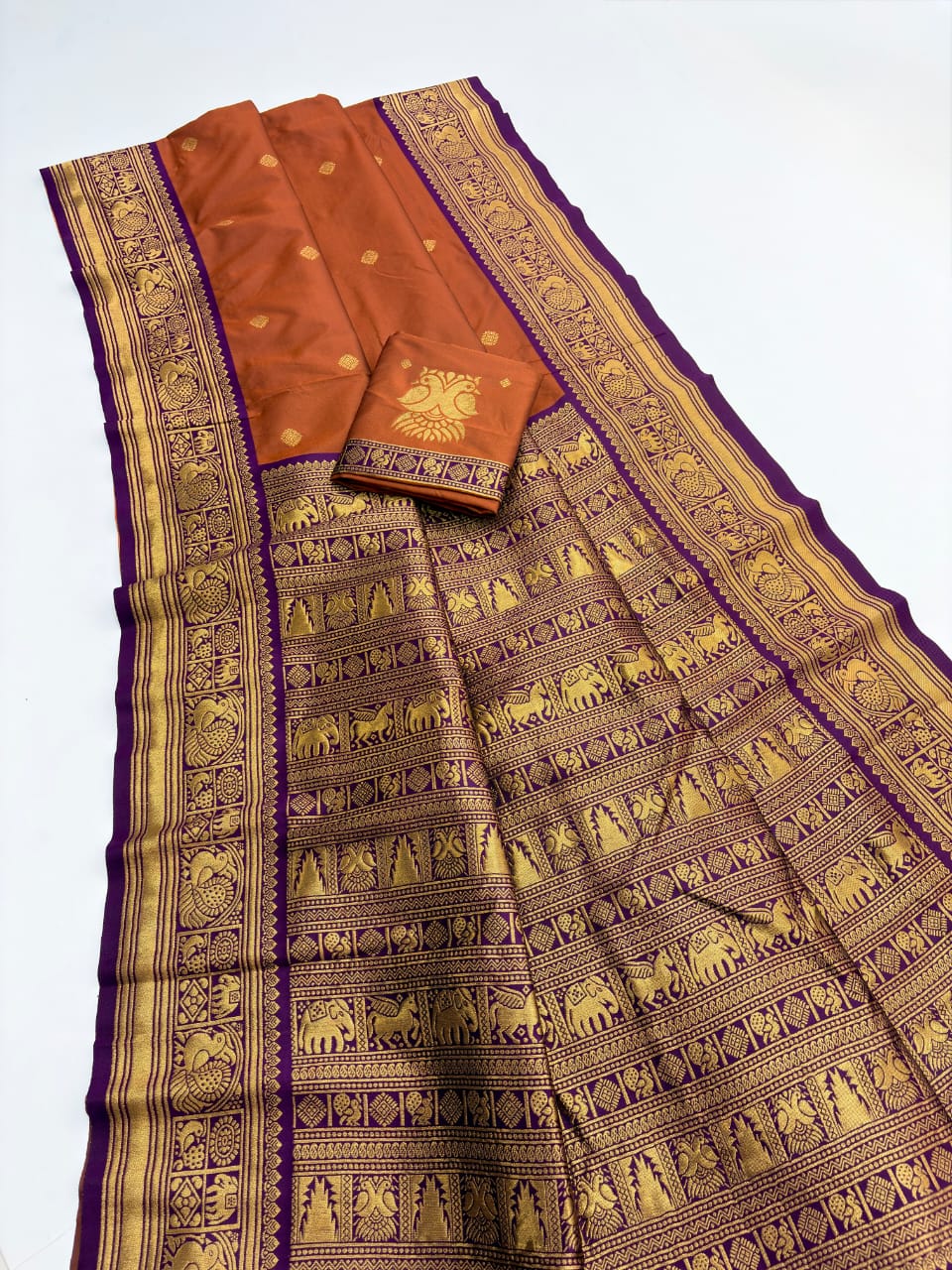 Square Butti With Golden Border Semi Silk Paithani