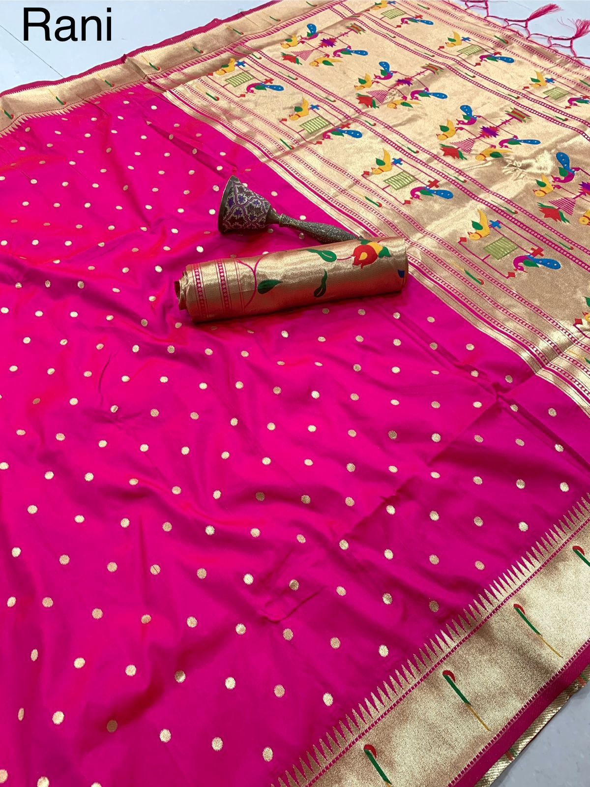 Dense Muniya Border Semi Silk Paithani