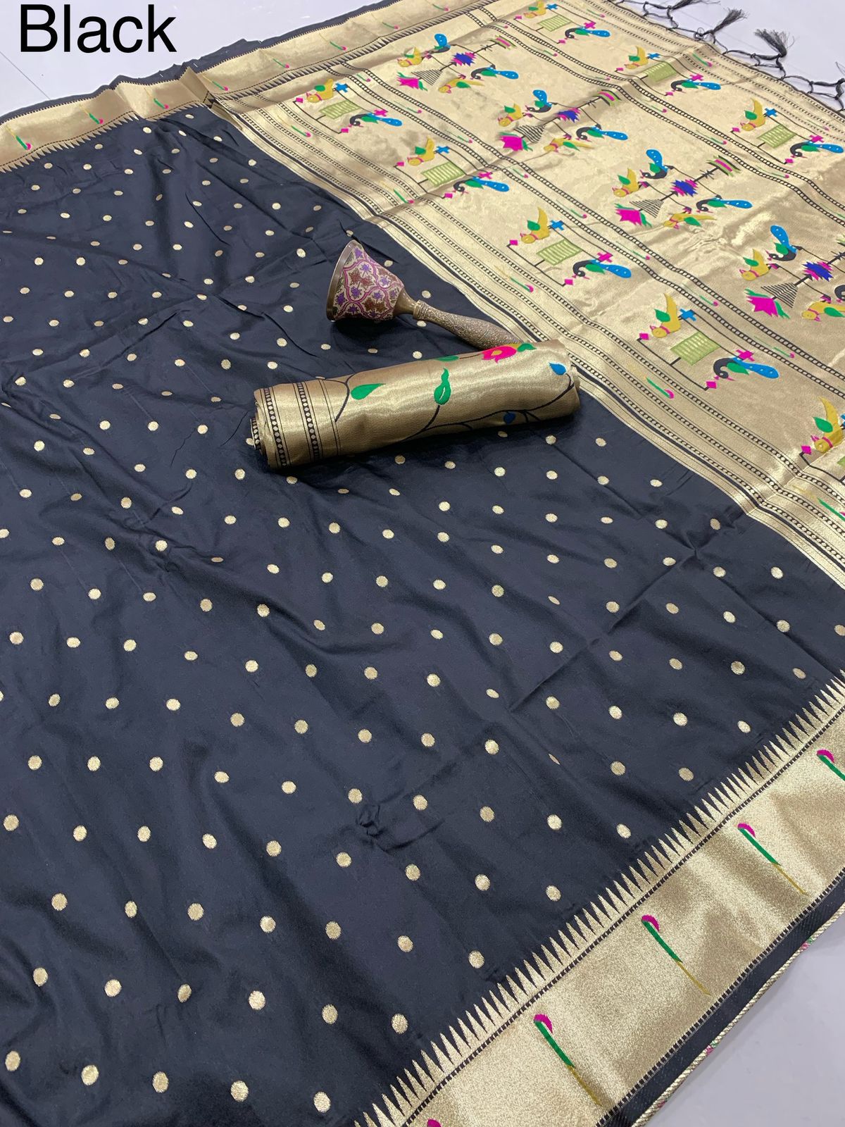 Dense Muniya Border Semi Silk Paithani