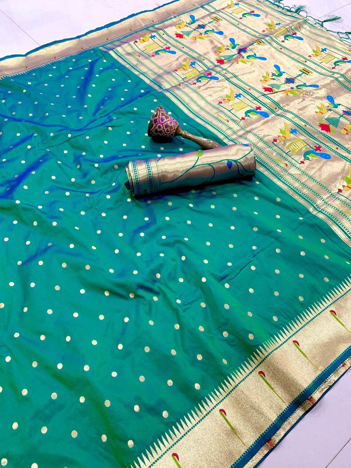 Dense Muniya Border Semi Silk Paithani