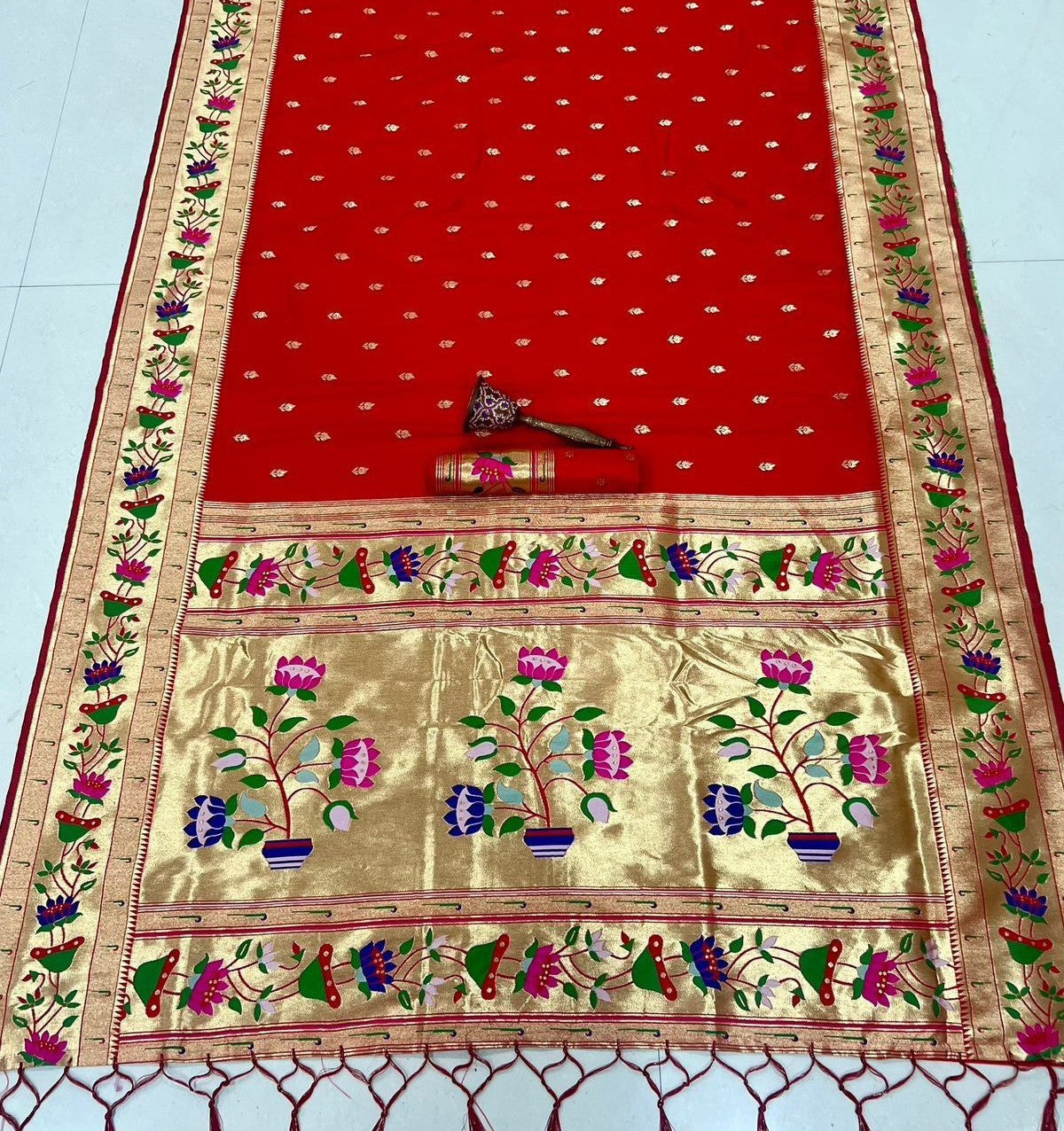 Lotus Muniya Flower Butti Semi Silk Paithani - Image 15