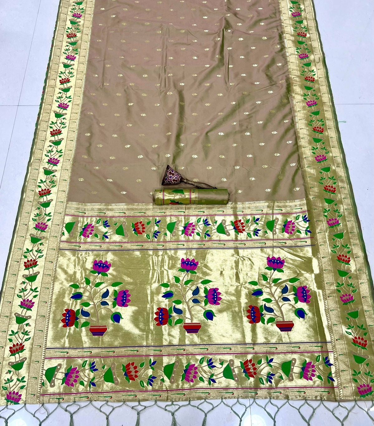 Lotus Muniya Flower Butti Semi Silk Paithani - Image 14
