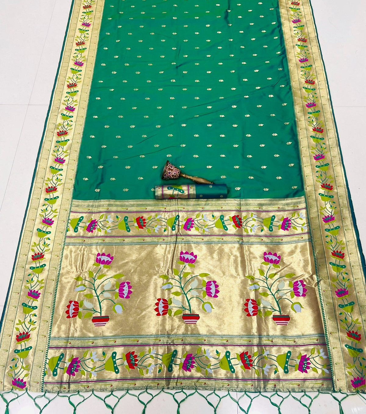 Lotus Muniya Flower Butti Semi Silk Paithani - Image 12