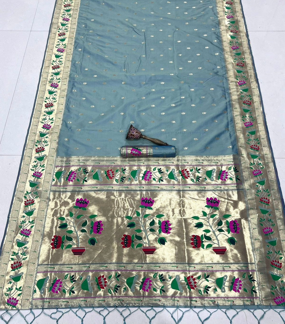 Lotus Muniya Flower Butti Semi Silk Paithani - Image 11