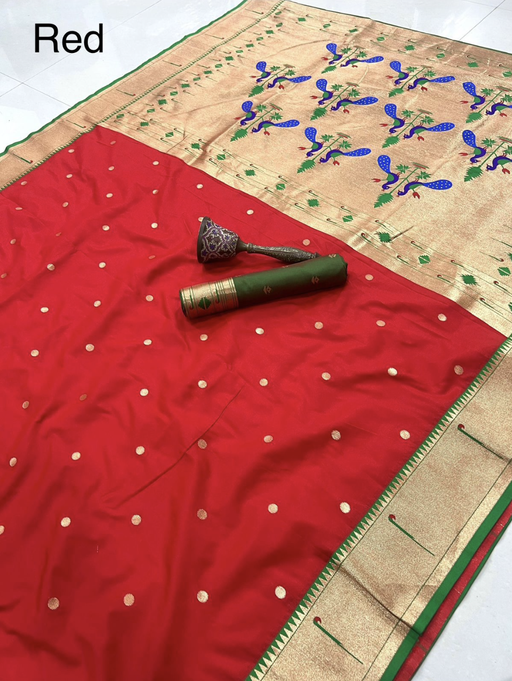 Contrast Muniya Border Paithani