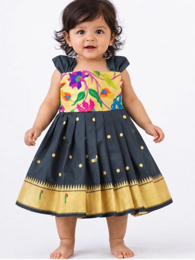 pallu patch with Muniya Boarder Frock - Black, 0 To 6 Months